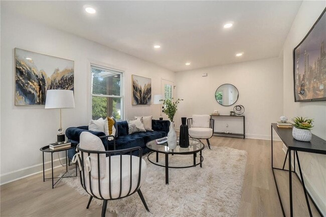 Photo - 2539 Glendale Cir SE