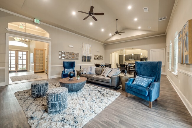 Photo - Majors Place