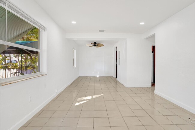 Photo - 5985 SW 41st St Unit Front