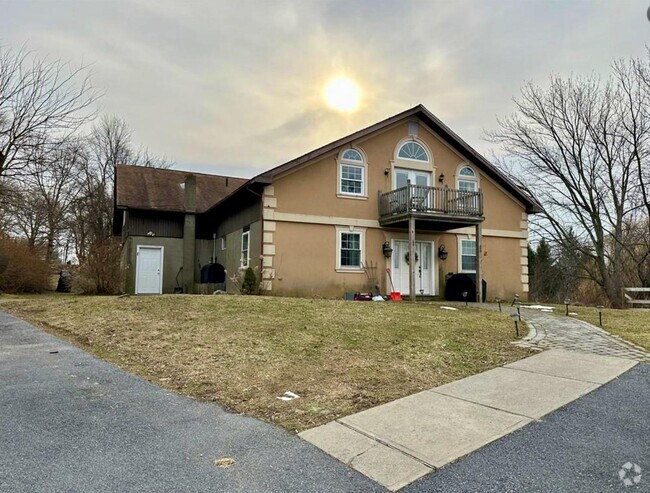 Building Photo - 852 Freedom Plains Rd Rental