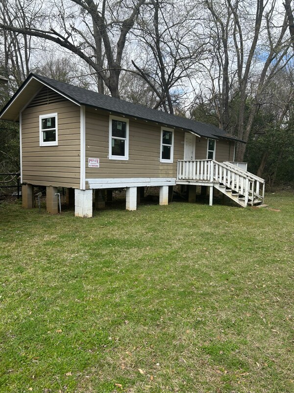 Photo - 326 W College St