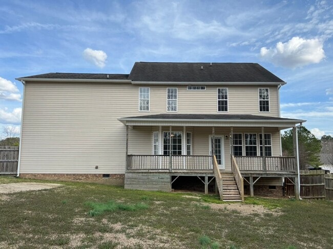 Photo - Beautiful 3 bedroom home on over 3/4 acres with huge garage.