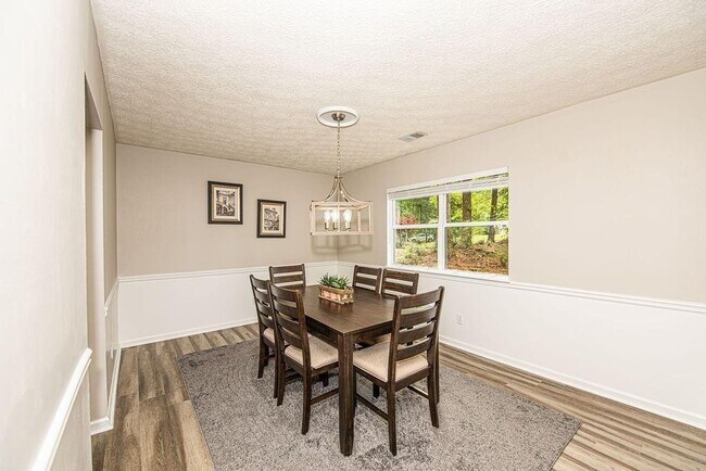 Photo - 180 Crabtree Dr