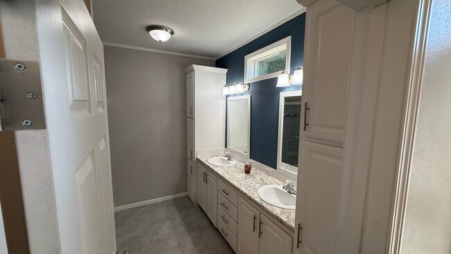 Photo - 503 BLUE GINGER Ln