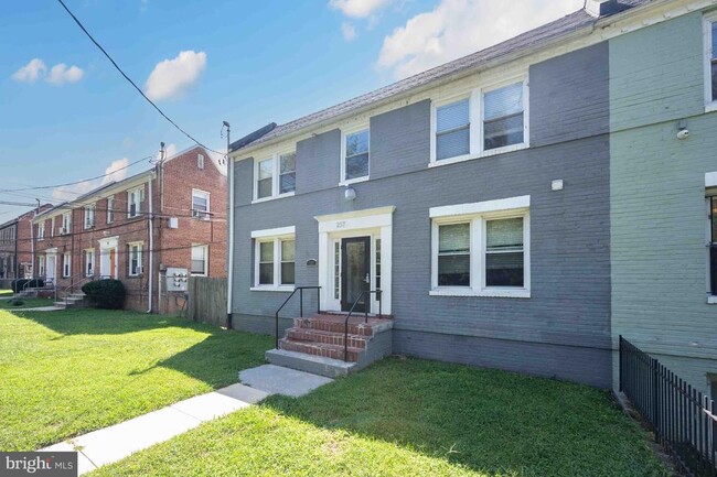 257 Newcomb St SE Unidad 2