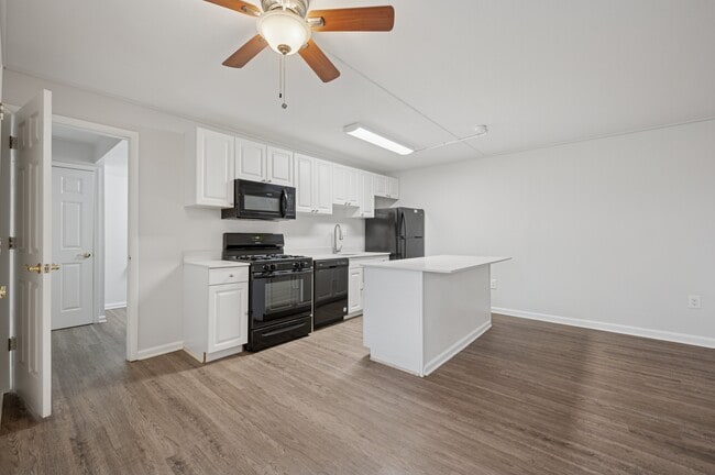 Building Photo - Fountain Gardens Rental