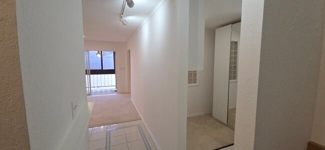 Photo - 288 Whitmore St Unidad 211