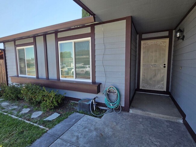 616 Placer Ln
