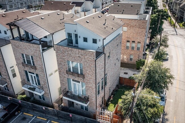 Photo - 1028 Patterson St