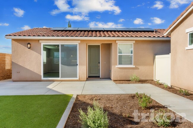 Photo - 639 Citron St
