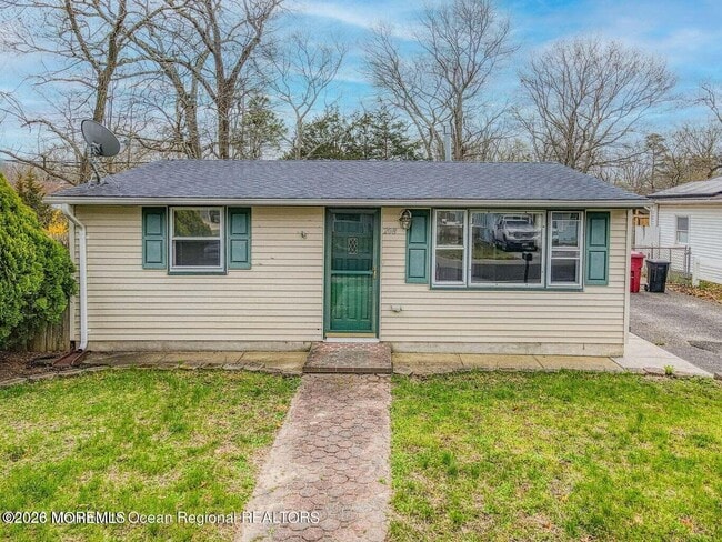 Building Photo - 208 Laurel Dr