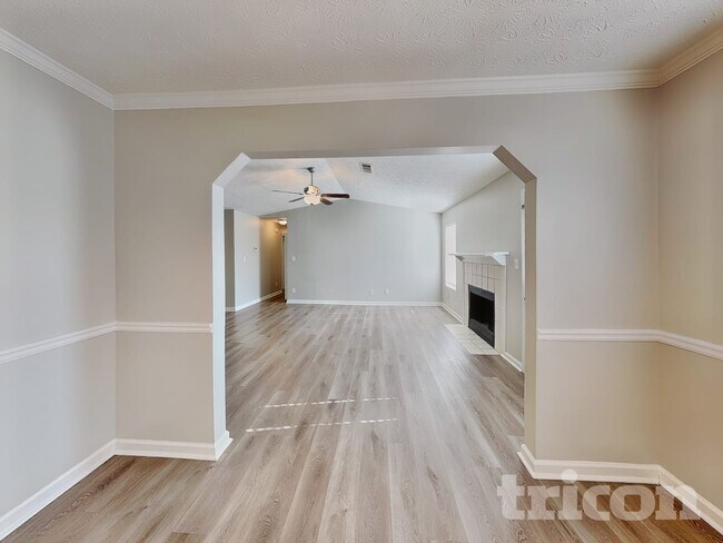 Photo - 2797 Priscilla Way