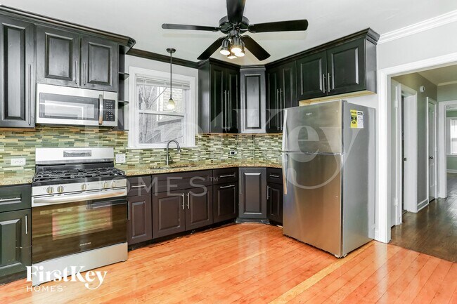 8106 S Maplewood Ave
