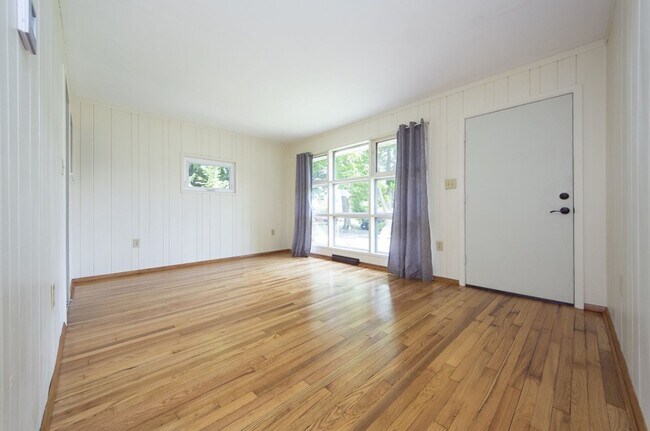 Photo - Crestmont Avenue House!