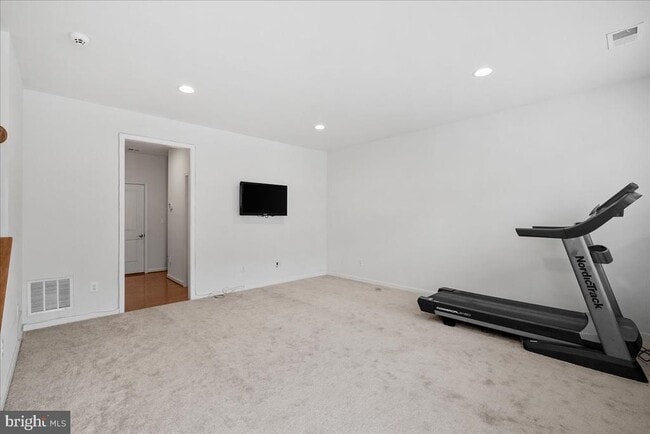 Building Photo - 43387 Charitable St