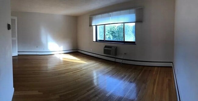 Building Photo - 197 Kent St Unit 33 Rental