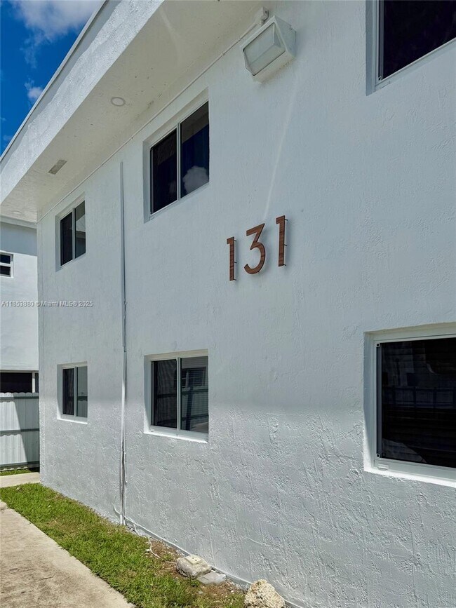 Building Photo - 131 NW 77th St Unit 4 Rental