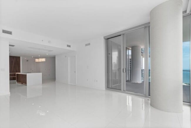 Photo - 851 NE 1st Ave