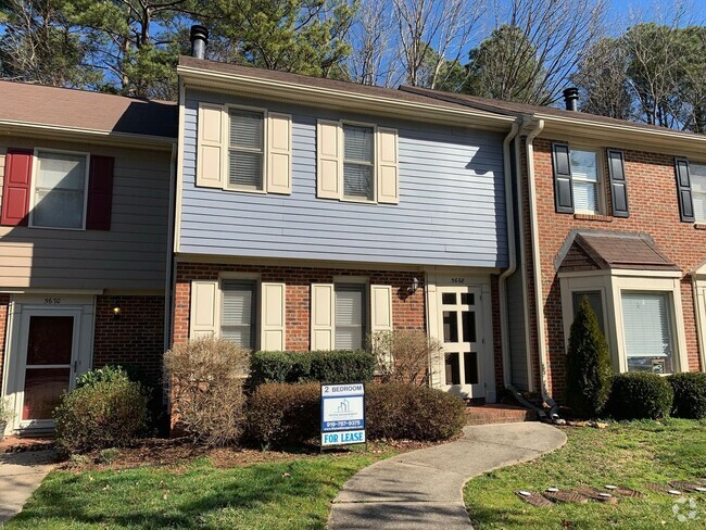 Building Photo - 2 BEDROOM CHARMER-PRIVATE PATIO- 2 brm  2.... Rental