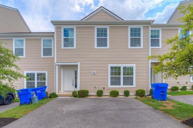 Building Photo - 430 Twisted Oak Dr NW Rental
