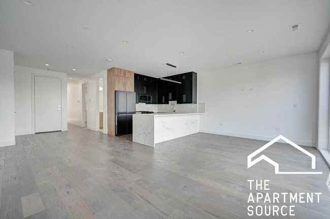 Photo - 3008 W Belmont Ave Unit 3008 W Belmont