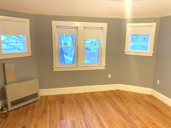 Building Photo - 5 Brookline St Unit 3 Rental