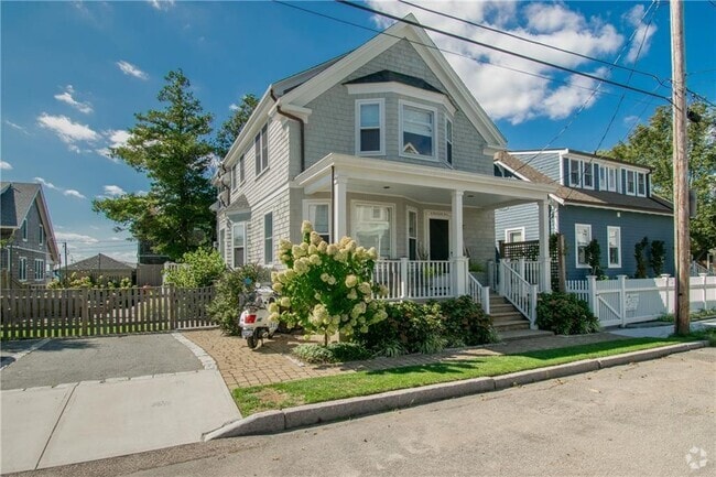 Building Photo - 6 Bayside Ave Rental