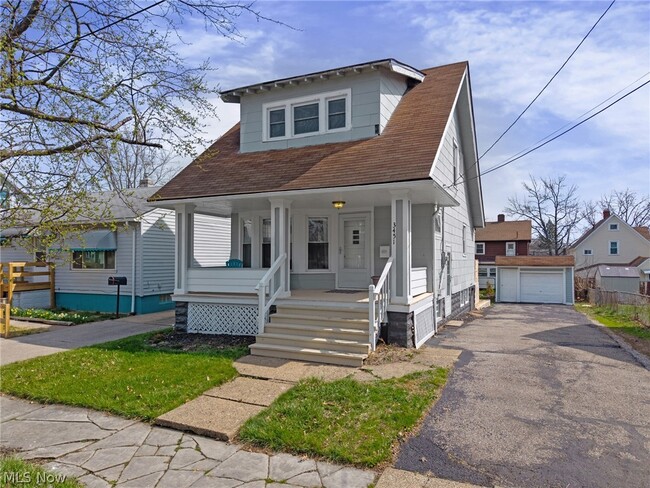 Building Photo - 3451 W 137th St