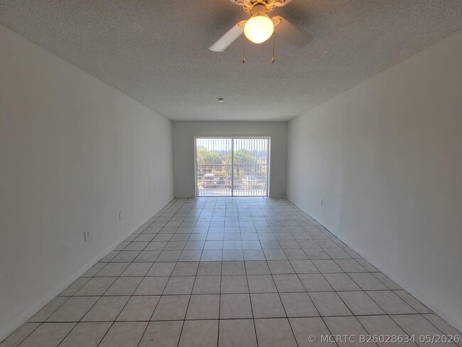 Photo - 3700 NW 21st St Unit 203