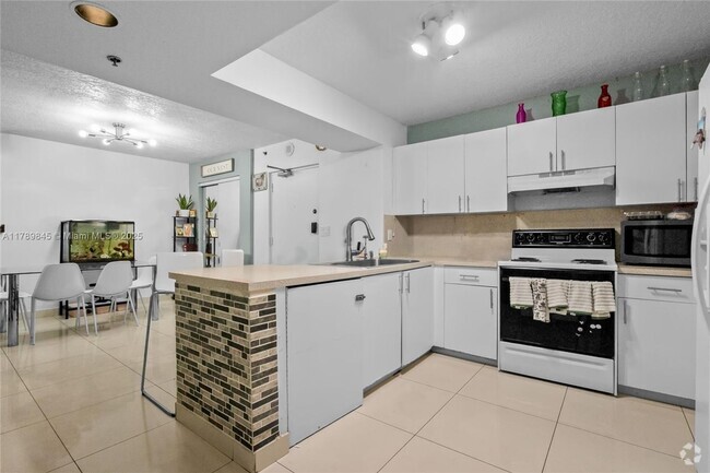 Building Photo - 104 SW 9th St Rental