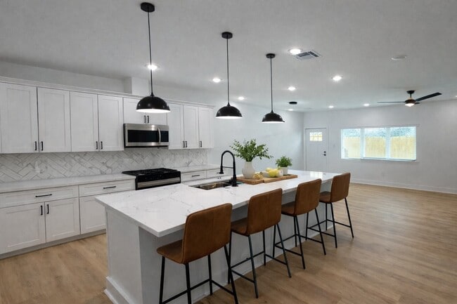 Photo - 1806 Benson St