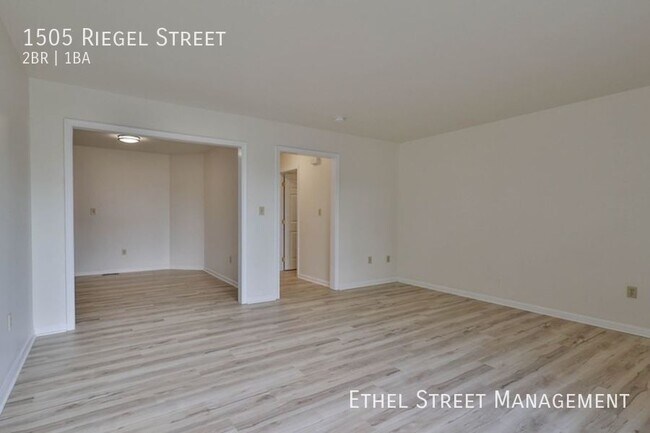 Photo - 1505 Riegel St