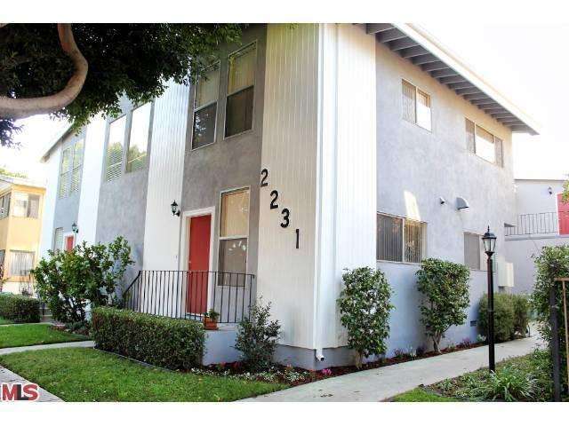 Building Exterior - 2231 Virginia Ave Apartments Unit A