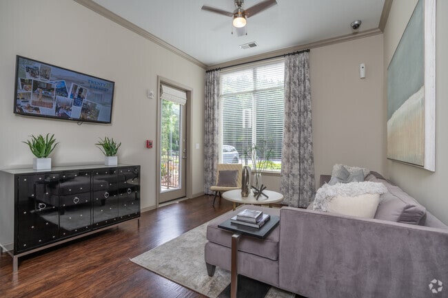 1BR, 1BA - 713SF - Living Room - Twenty25 Barrett