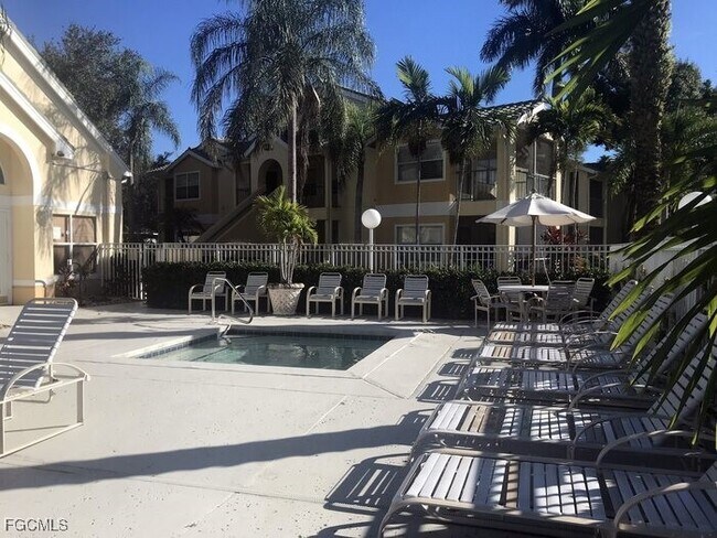 Building Photo - 12500 Equestrian Cir Unit 202