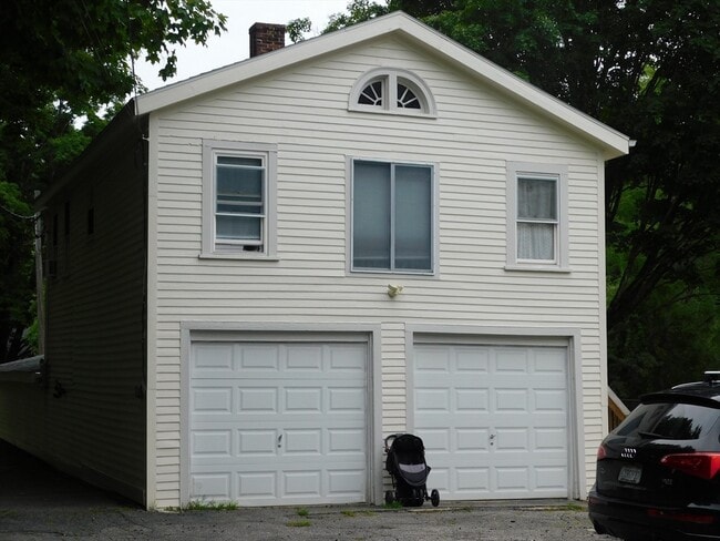 Building Photo - 250 Parkerville Rd Unit D