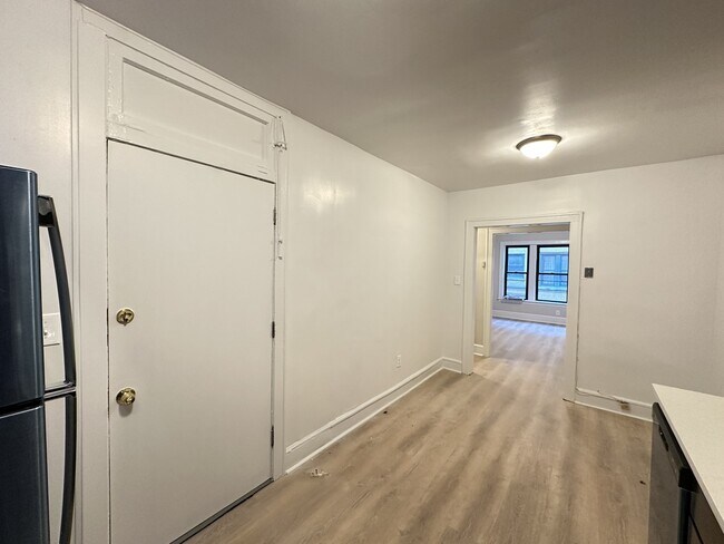 Photo - 2332.5 N Spaulding Ave Unit A2