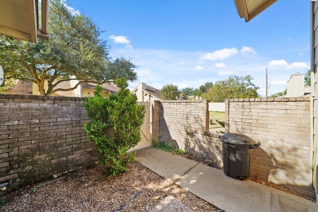 Photo - 3208 Windchase Blvd