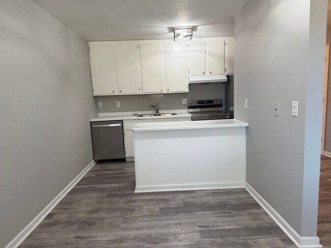 Photo - Charming 1 Bedroom Condo in the Heart of S... Unit 3