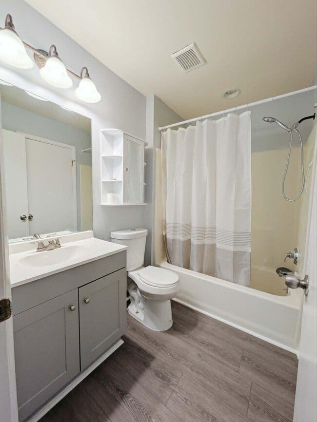 Photo - 229 E Green Valley Cir
