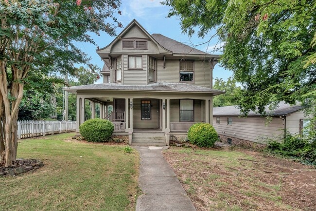 Photo - Aura on 14th