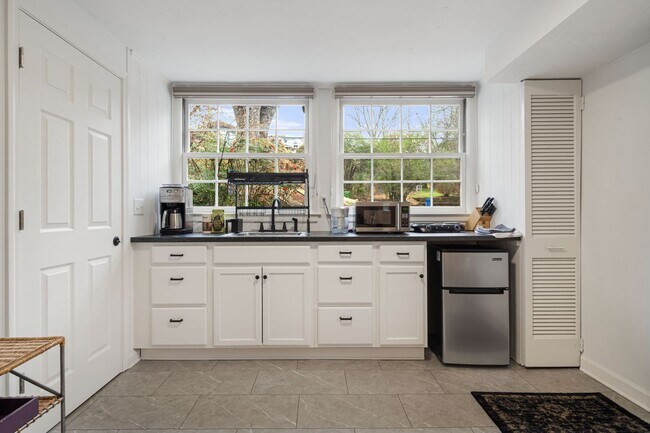 Photo - Longview Road Unit B (Downstairs)