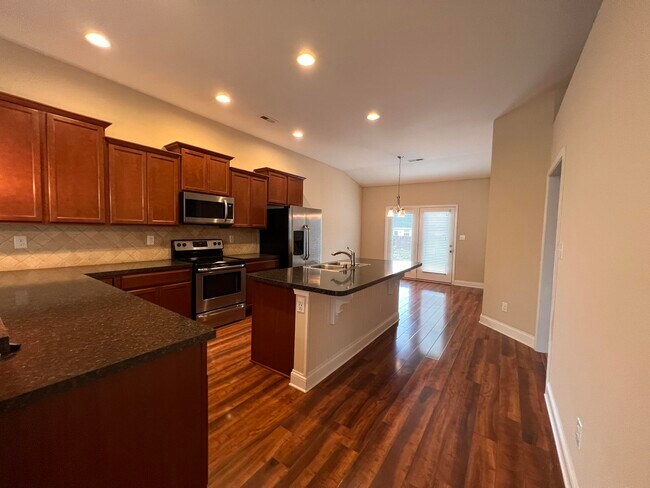 Photo - 1014 Sugarbush Trail