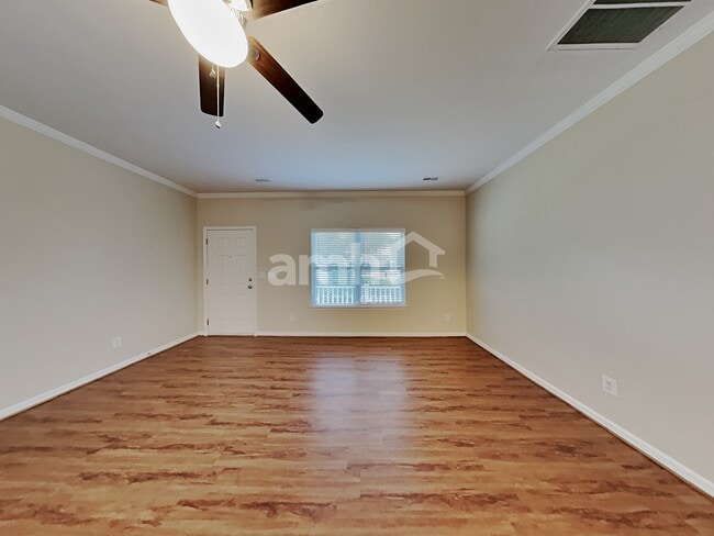 Photo - 111 Clacton Ct