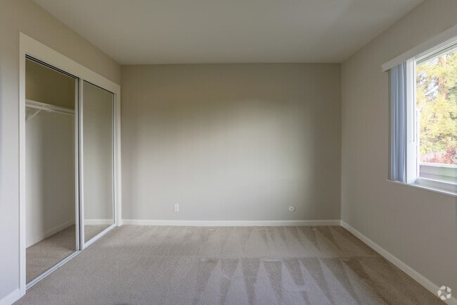 1BR, 1BA - 750SF - Bedroom
