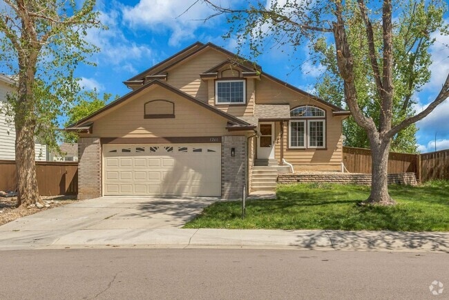 Building Photo - Fully Renovated 4-Bed, 4-Bath Single Famil... Rental