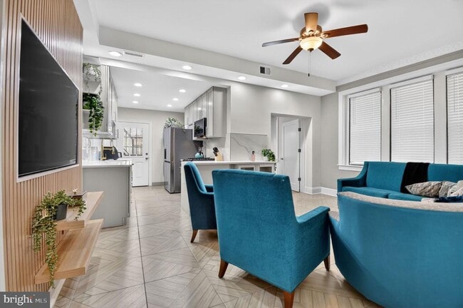 Photo - 1919 19th St NW Unit 302