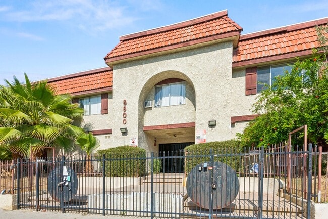 Building Photo - Newly Renovated 1BD Condo Available Now! ...