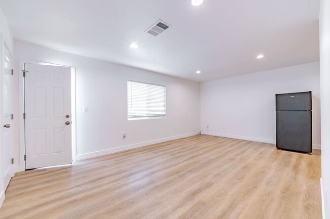 Photo - Showing Times: Every Tuesdays, Every Thursdays 4:00PM - 5:00PM & Every Saturdays 1:30PM - 2:30PM