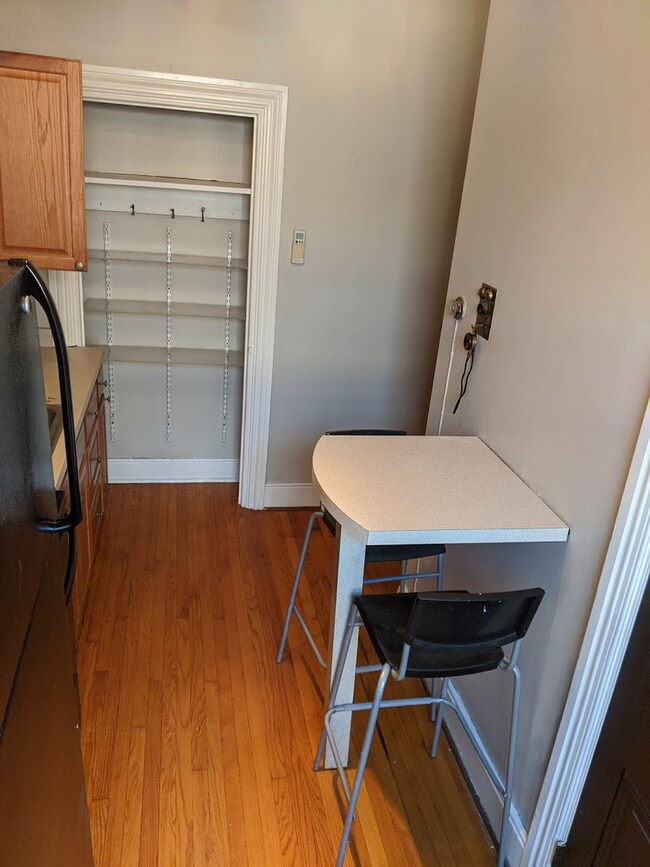 Photo - 1017 Green St Unit 2R